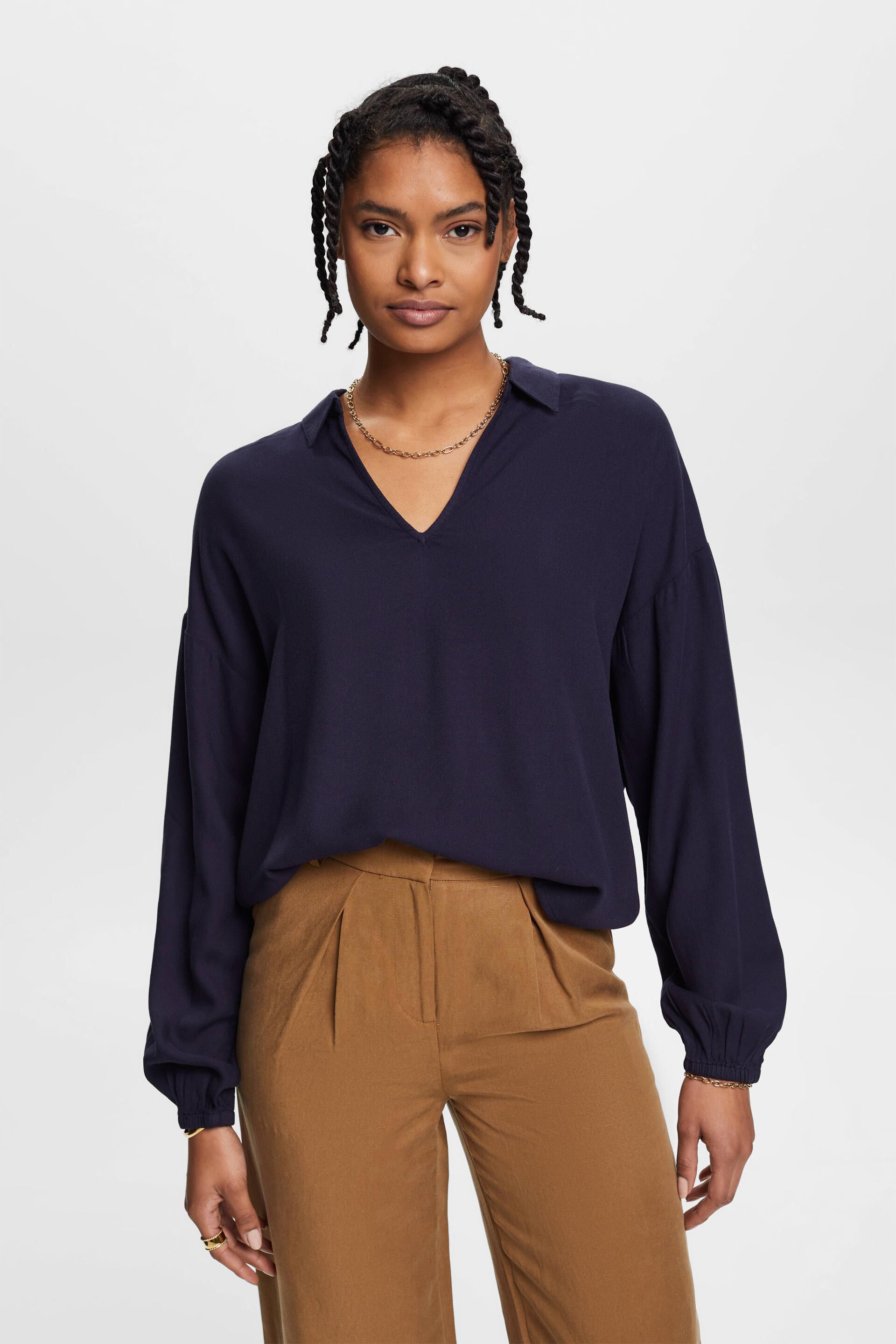 ESPRIT - Bluse mit V-Ausschnitt und Umlegekragen in unserem Online Shop