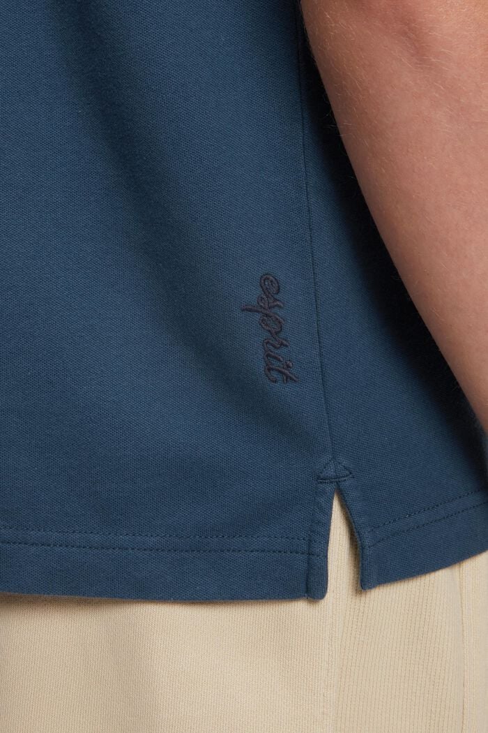 Klassisches Tennis-Poloshirt mit Dolphin-Batch, DARK BLUE, detail image number 2