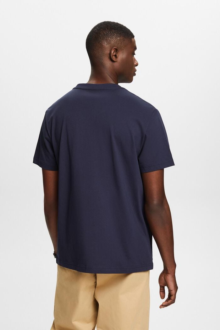 T-Shirt mit V-Ausschnitt aus Bio-Baumwolle, NAVY, detail image number 2