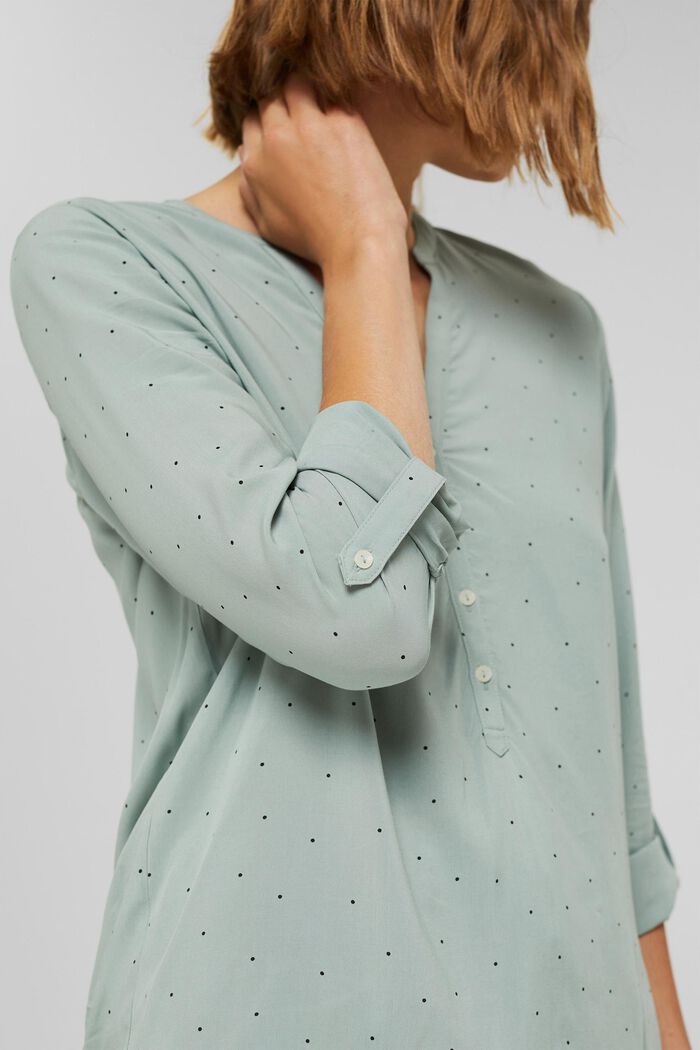Henley-Bluse aus LENZING™ ECOVERO™, DUSTY GREEN, detail image number 2