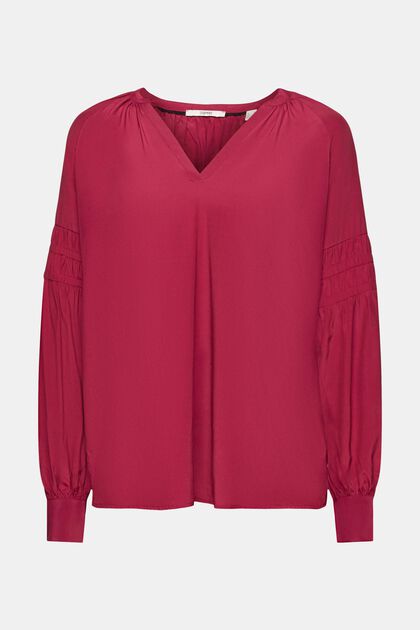 Bluse mit Smok-Details, LENZING™ ECOVERO™, CHERRY RED, overview