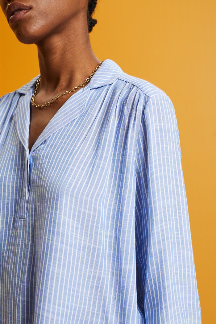 Locker geschnittene Bluse, LENZING™ ECOVERO™, LIGHT BLUE, detail image number 2
