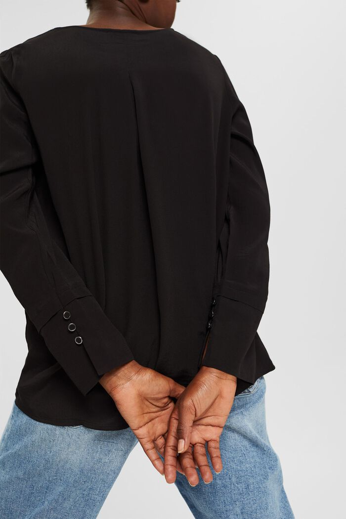 Bluse mit breiten Manschetten, LENZING™ ECOVERO™, BLACK, detail image number 2