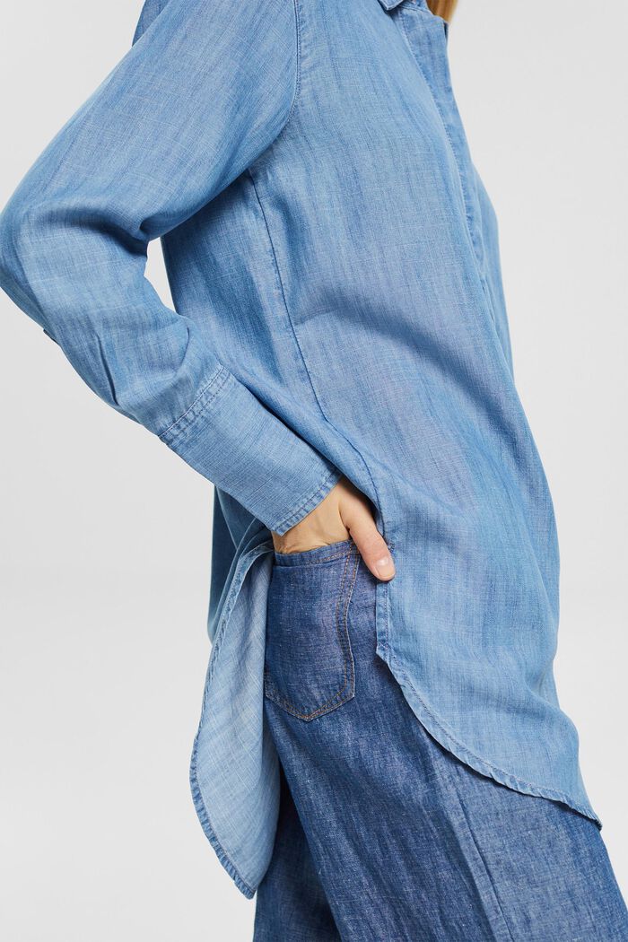 Aus TENCEL™: Oversize-Bluse in Denimoptik, BLUE MEDIUM WASHED, detail image number 4