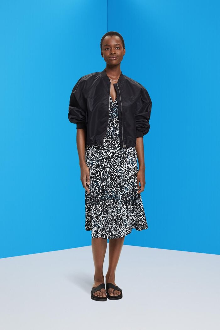 Jerseykleid mit V-Ausschnitt und Allover-Print, BLACK, detail image number 1