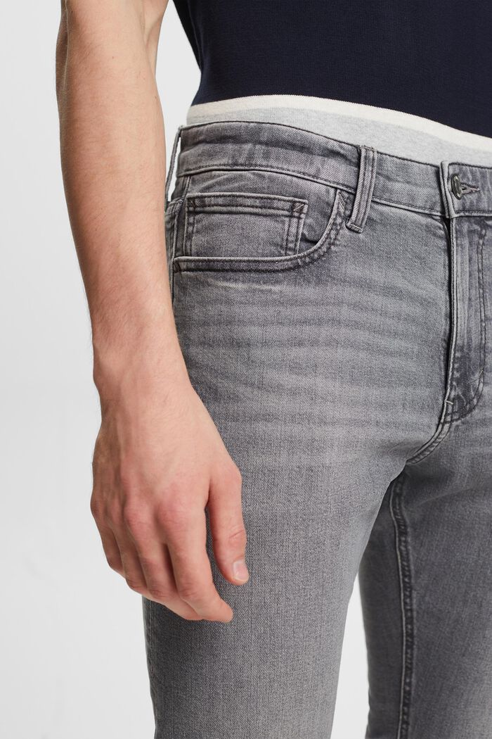 Schmal zulaufende Jeans mit mittelhohem Bund, GREY MEDIUM WASHED, detail image number 4