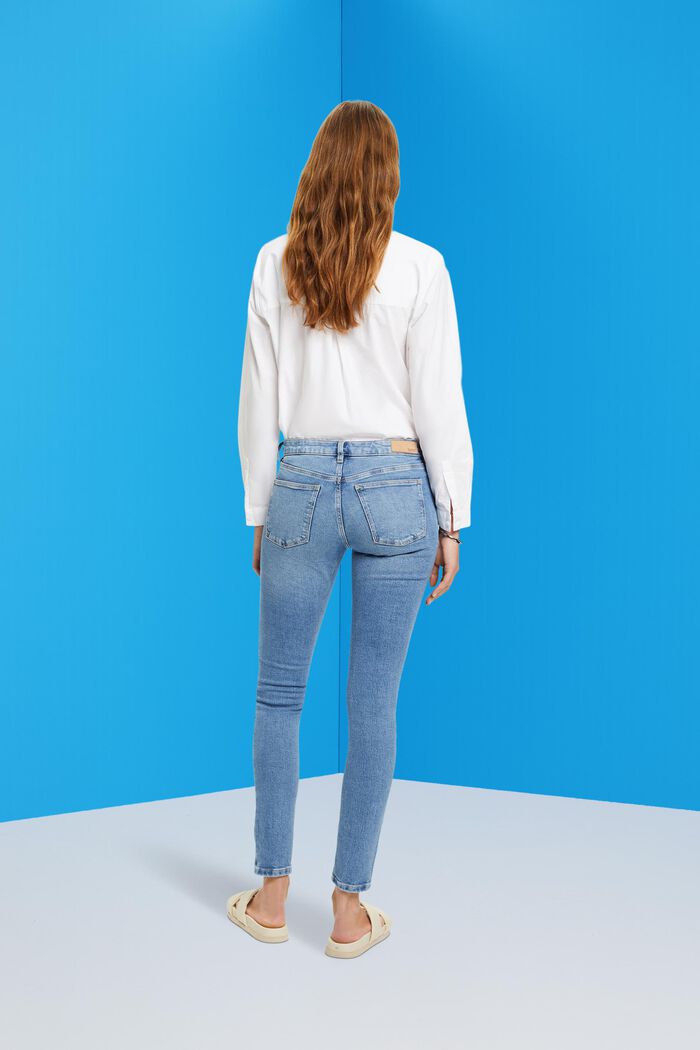 Skinny-Jeans mit mittelhohem Bund und Ziptaschen, BLUE LIGHT WASHED, detail image number 3