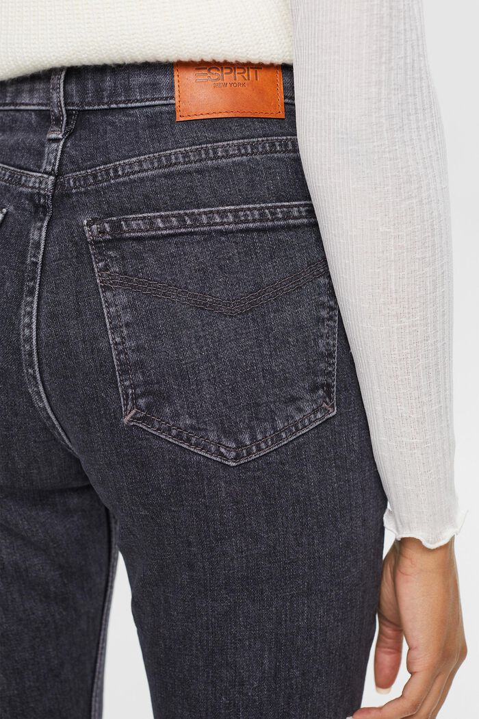 Schmal geschnittene Retro-Jeans mit hohem Bund, BLACK MEDIUM WASHED, detail image number 4