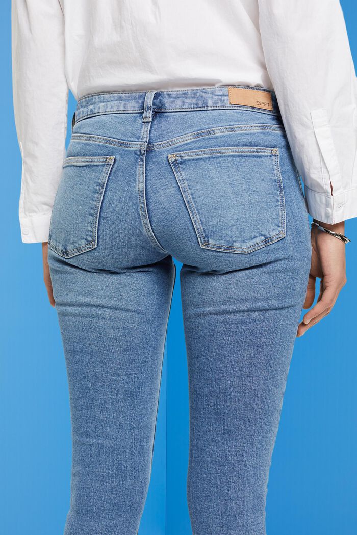 Skinny-Jeans mit mittelhohem Bund und Ziptaschen, BLUE LIGHT WASHED, detail image number 4
